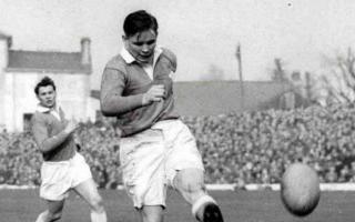 Wales and British & Irish Lions full-back Terry Davies MBE, has passed away at the age of 88.